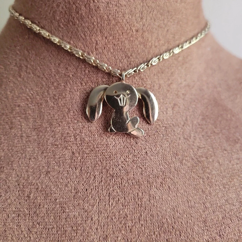 Avon 1976 Flopsi Bunny Necklace Gold Tone Vintage Kids Jewelry 15